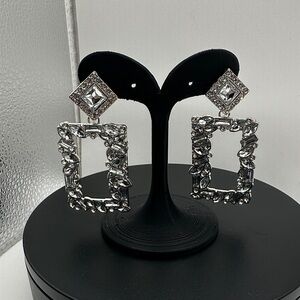 NWT Elegant Silver Geometric Earrings